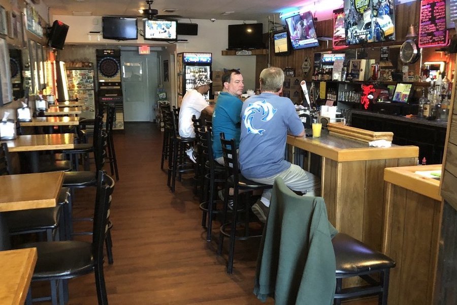 Virginia Beach's top 5 dive bars to visit now