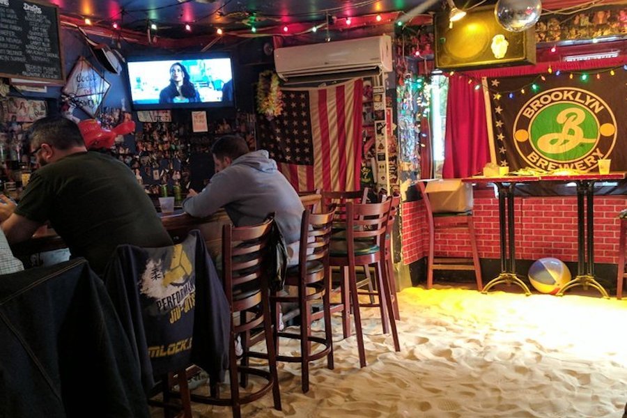 Jersey City's 4 top dive bars (that won't break the bank)