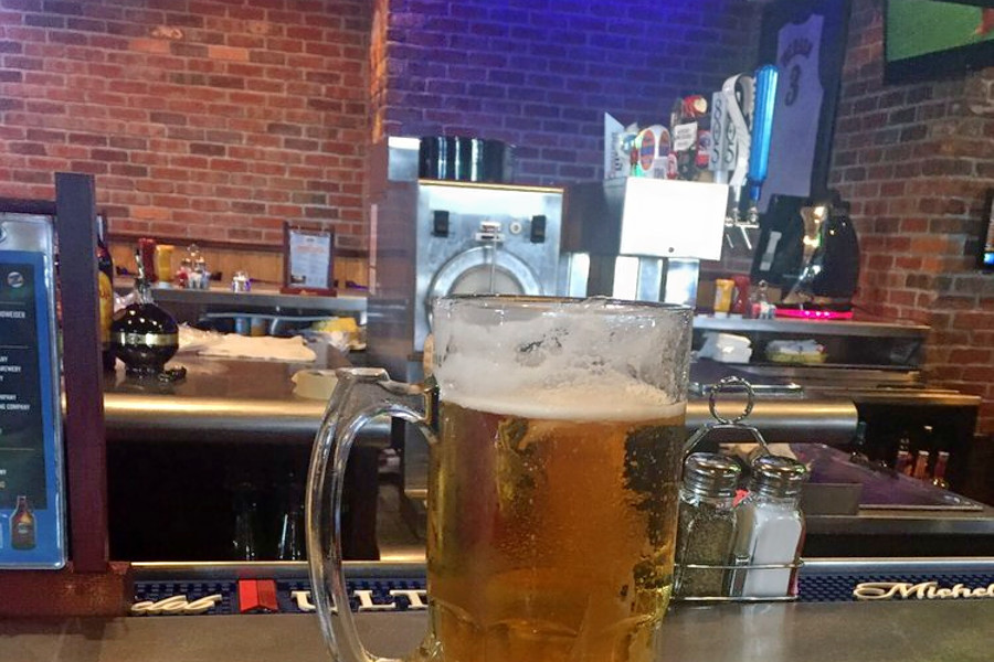 New Zipps Sports Grill now open in Paradise Valley Hoodline