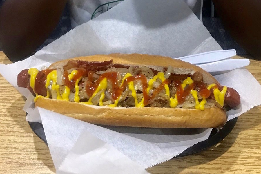 Discover the 3 best outposts to score hot dogs in Arlington