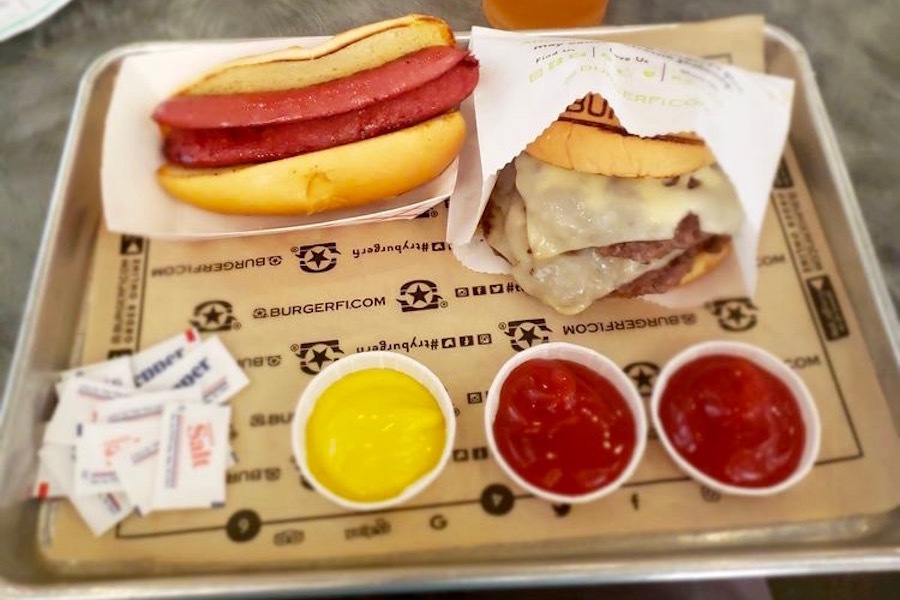 Discover the 3 best outposts to score hot dogs in Arlington