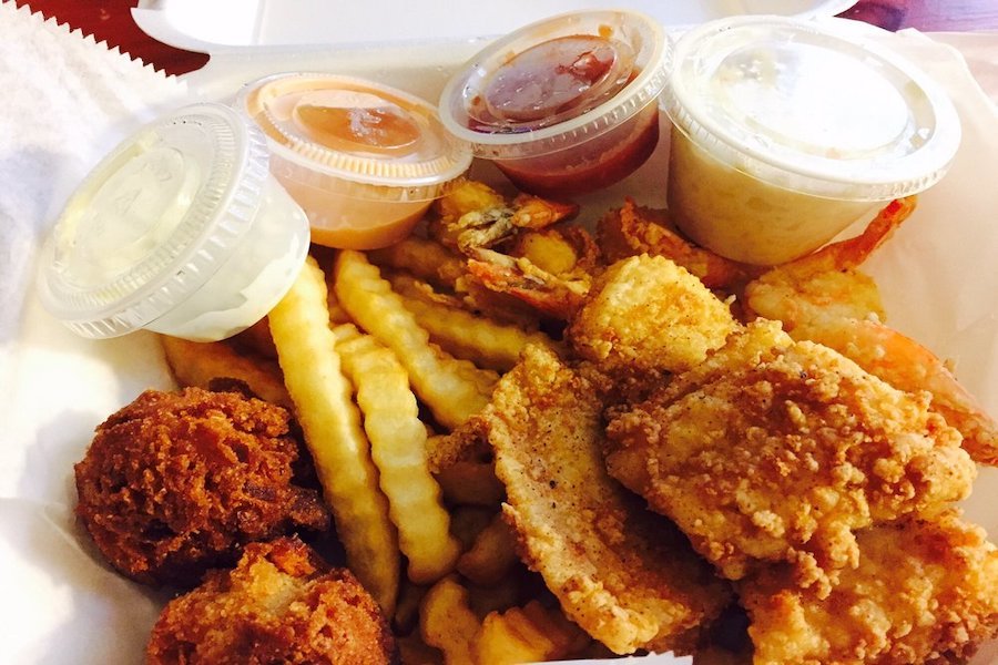 Explore the 3 top spots in Jacksonville's Sandalwood neighborhood