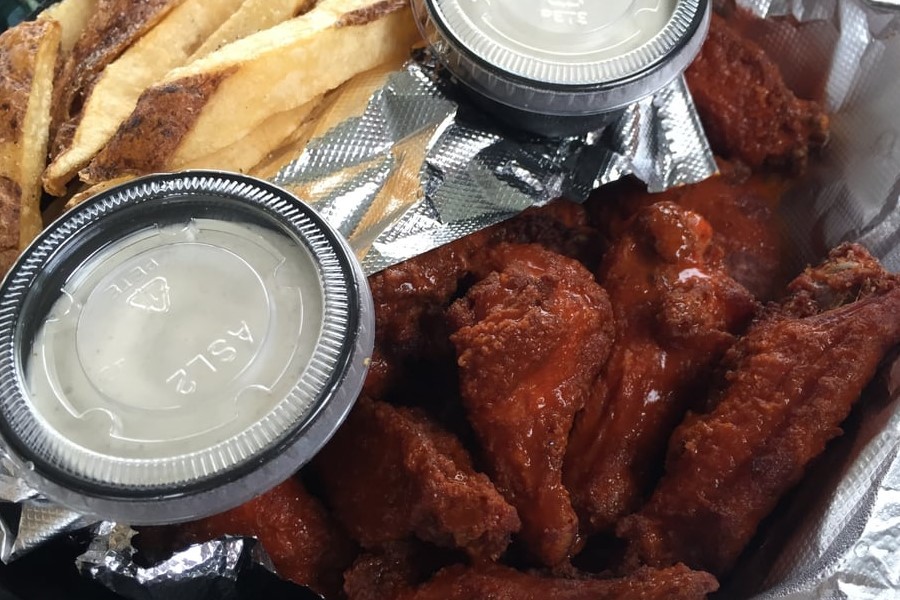 Nashville's 5 top spots for inexpensive chicken wings