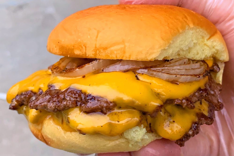 Easy Street Burgers brings burgers to Melrose Hoodline